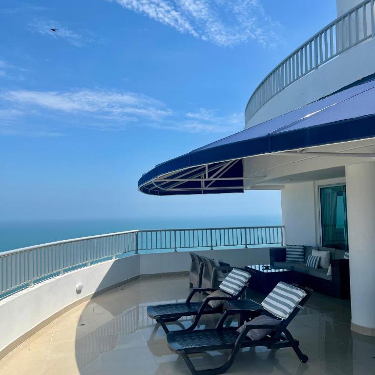 Luxurious Penthouse in Cartagena with Ocean Views and Private Terrace - Apartment - 2