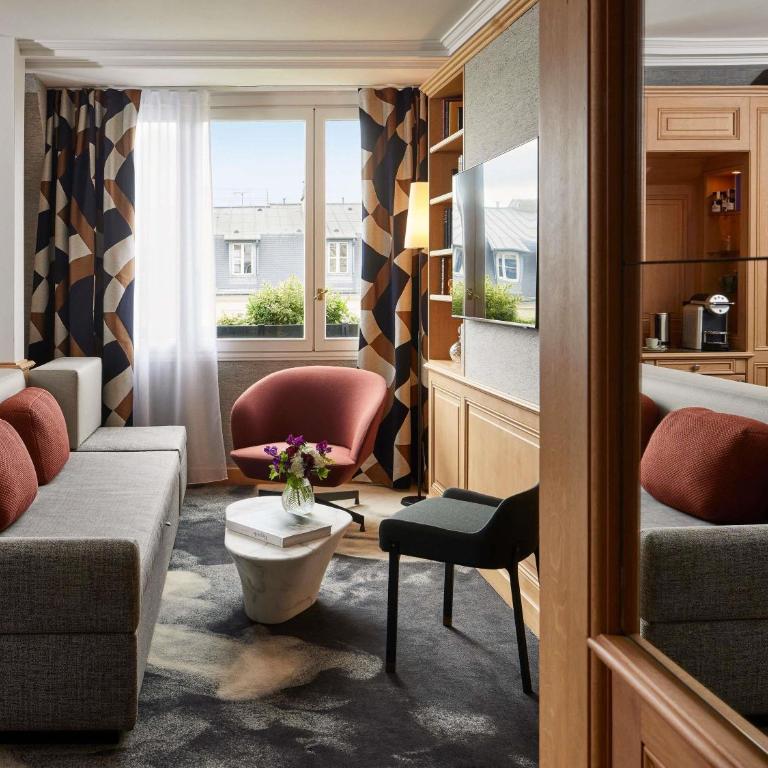 Sofitel Paris Baltimore Tour Eiffel - Suite Lit King-Size Signature avec Accès au Salon - Vue sur Tour Eiffel - 3