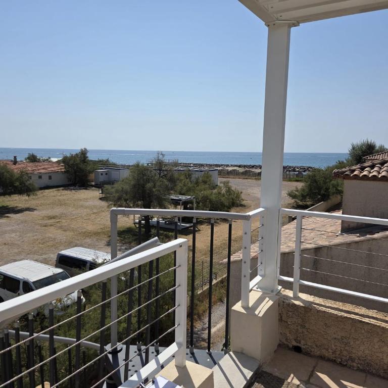 1st floor beachfront villa with stunning views - Appartement 3 Chambres - 3
