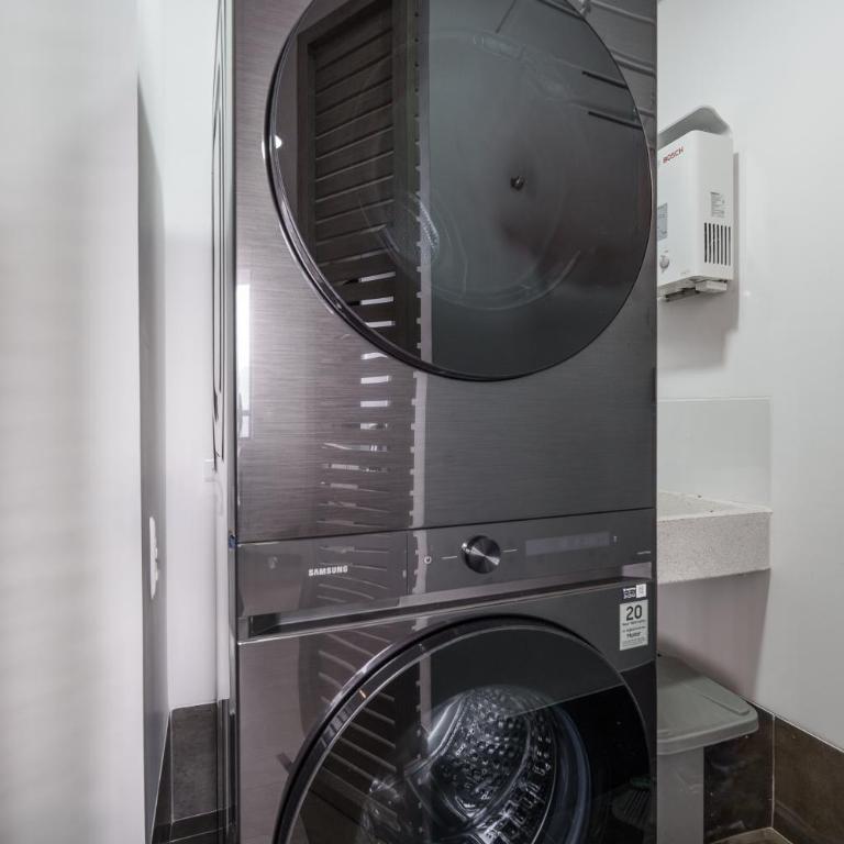 Grand by iHost - Deluxe One-Bedroom Apartment with City View - 1
