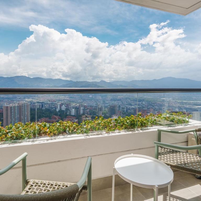 Grand by iHost - Deluxe One-Bedroom Apartment with City View - 6