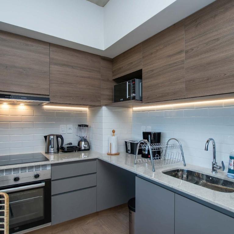 Stylish Hassler One-Bedroom with Pool Gym - Apartamento - 2