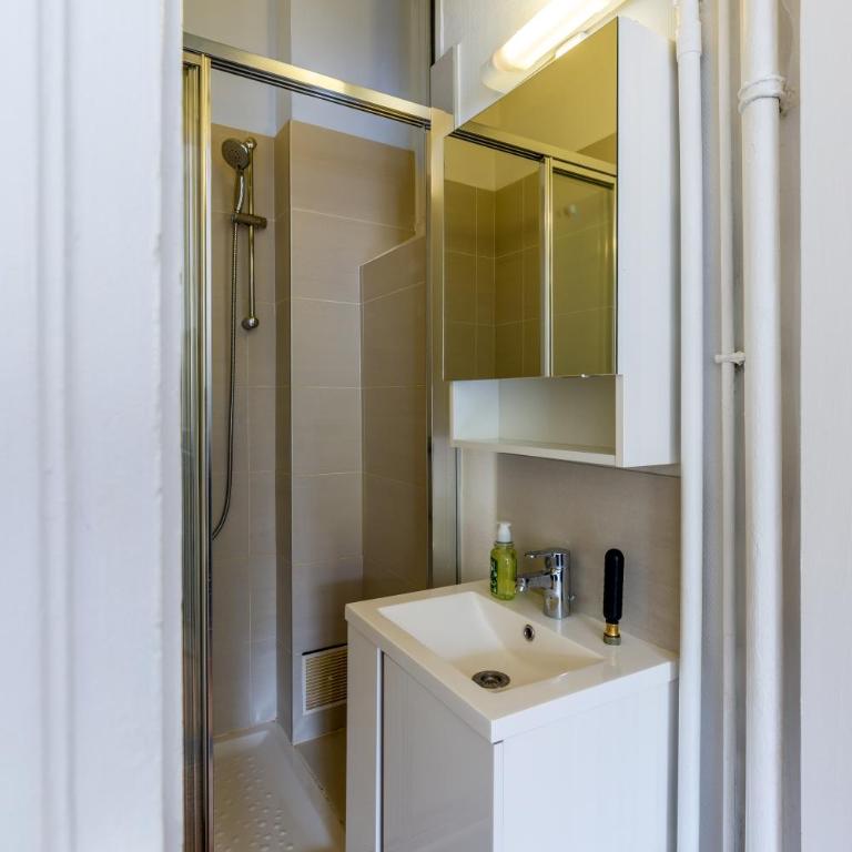 Prestigious 4BR - Sleeps 9 - Eiffel Tower - Appartement 4 Chambres de Luxe - 9