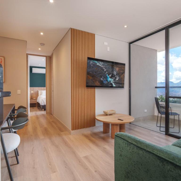 Grand by iHost - Two-Bedroom Deluxe Apartment with Balcony - 4