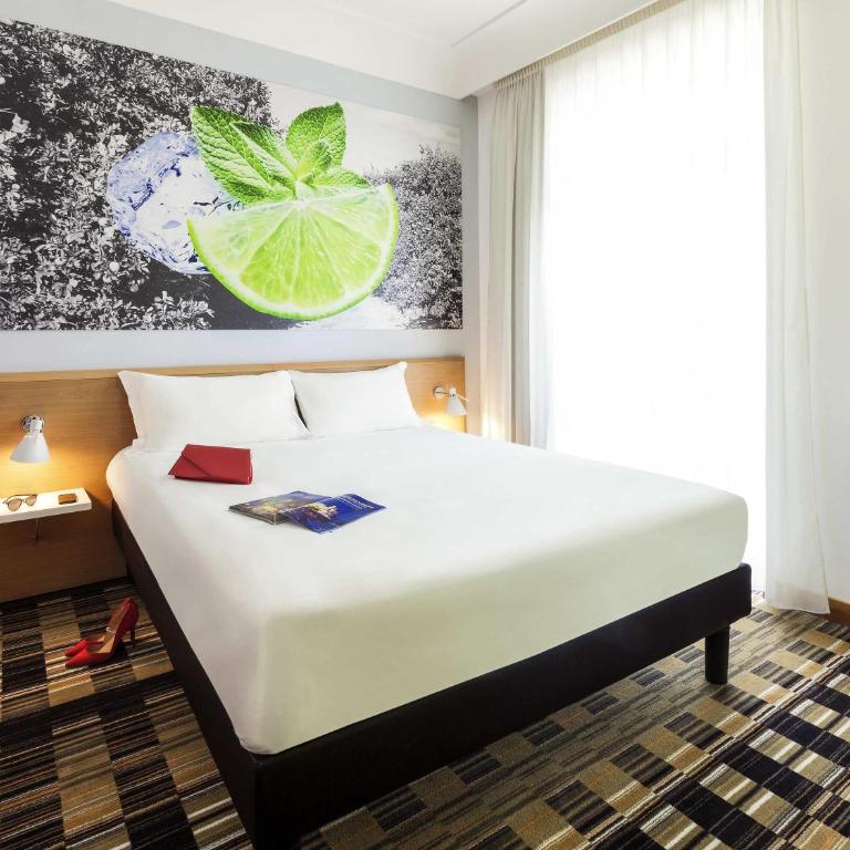Ibis Styles Napoli Garibaldi - Chambre Standard avec 1 Lit Double et 1 Lit Simple - 7