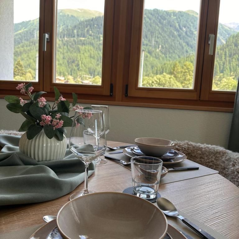 Modernes Apartment am Bahnhof Reckingen - One-Bedroom Apartment with Terrace - 2