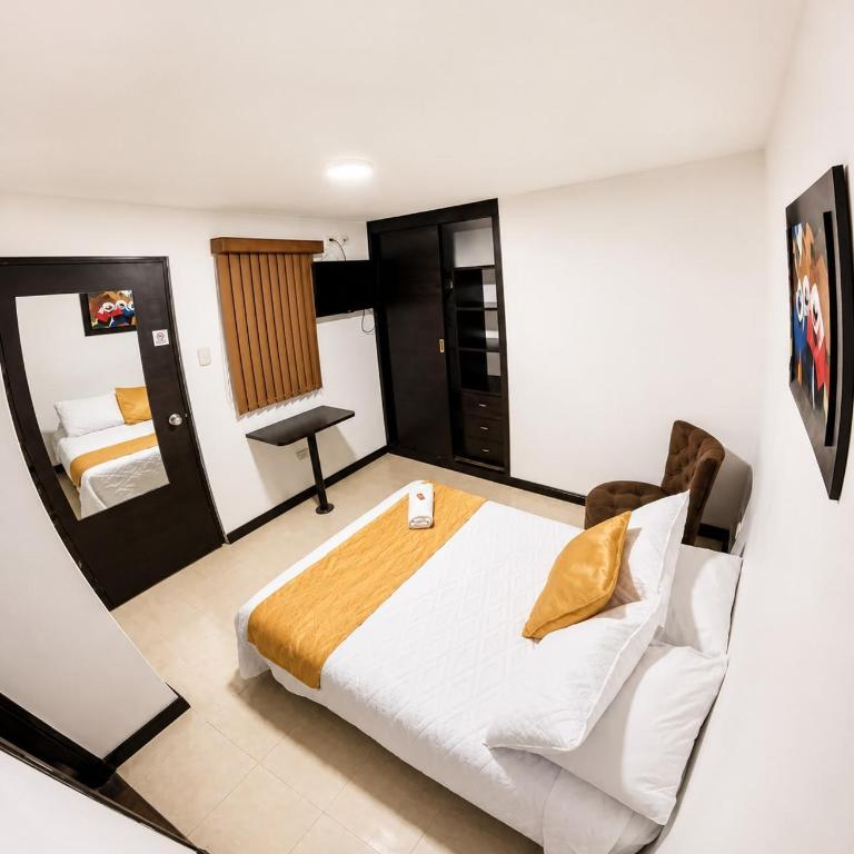 Hotel Cristal Plaza - Budget Double Room - 2