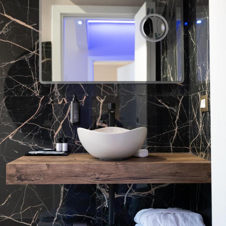 VELARIS Luxury Suite & SPA - SELF CHECK IN - Appartement 1 Chambre - 56