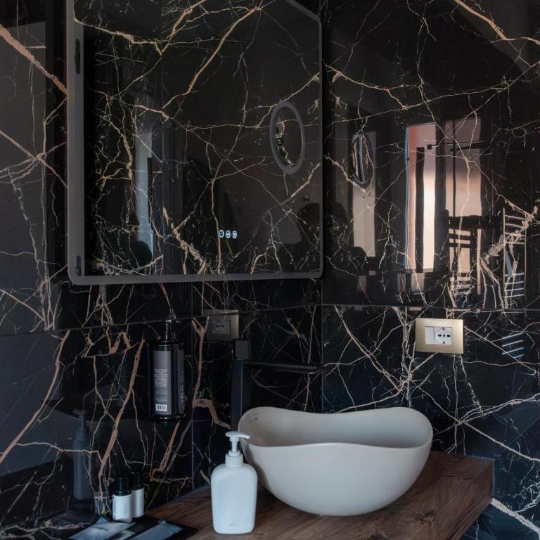VELARIS Luxury Suite & SPA - SELF CHECK IN - Appartement 1 Chambre - 81