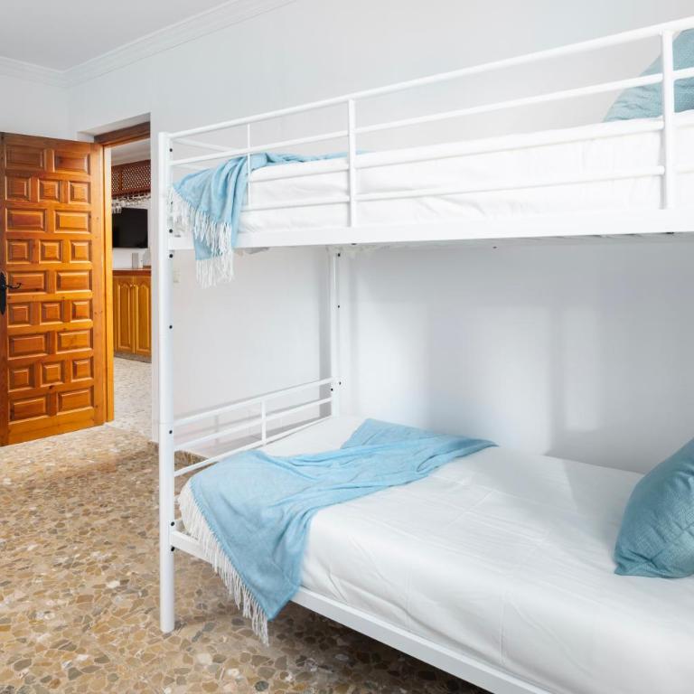 Villa Nerja with Pool, BBQ, Games & Fireplace - Villa - 12
