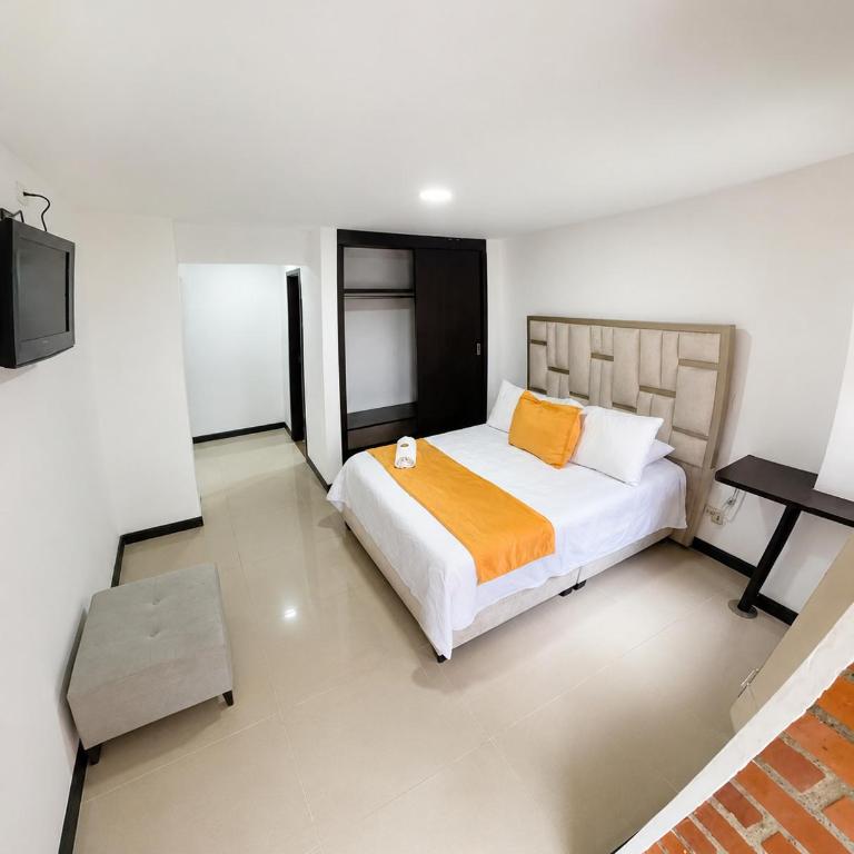 Hotel Cristal Plaza - Large Single Room - 4