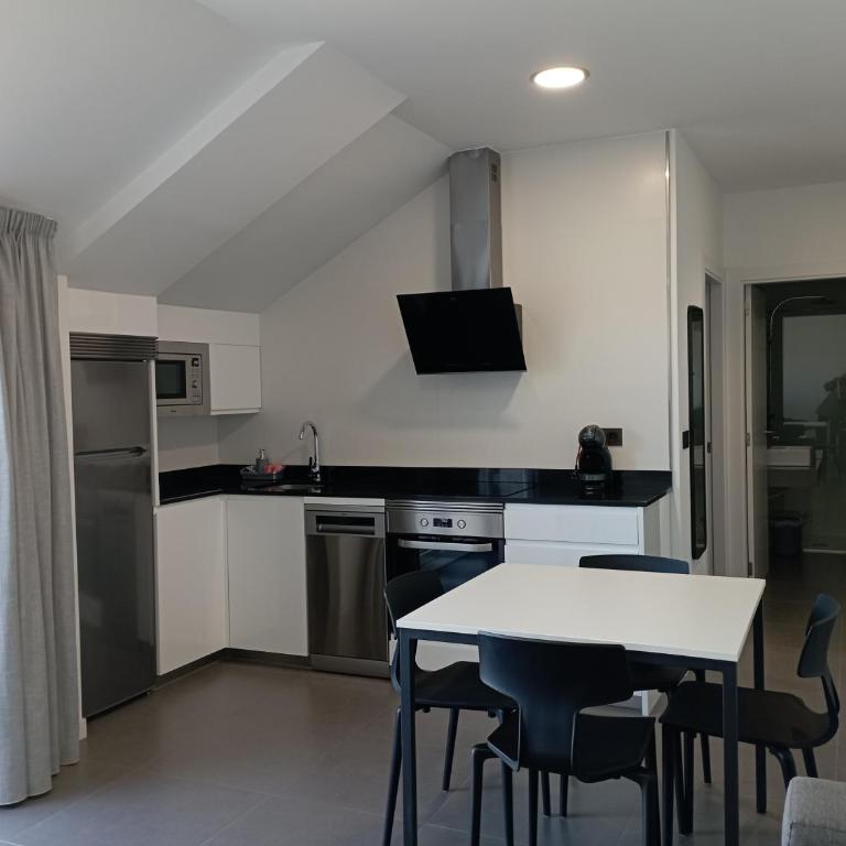 Apartamentos Onzamar - Attic Apartment with Terrace and Sea View - 3