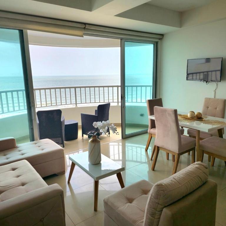 Beachfront Apartment in Bocagrande - Two-Bedroom Apartment - 1