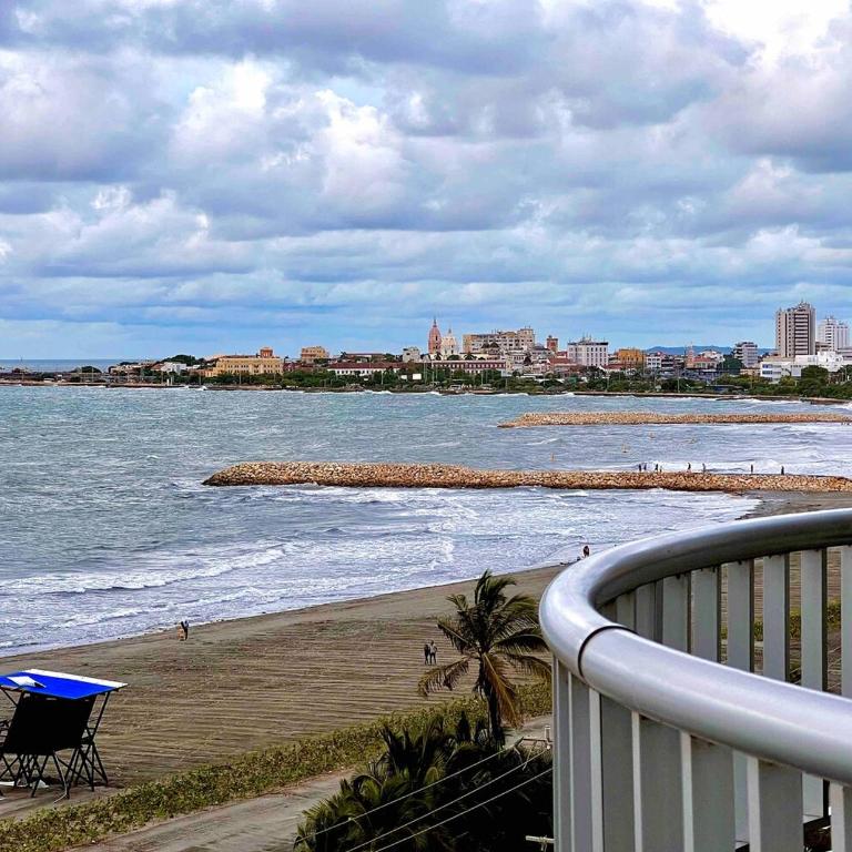 Beachfront Apartment in Bocagrande - Two-Bedroom Apartment - 30