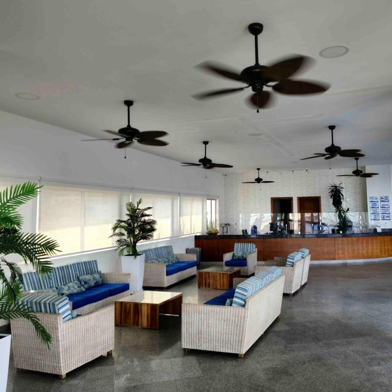 Beachfront Apartment in Bocagrande - Two-Bedroom Apartment - 33