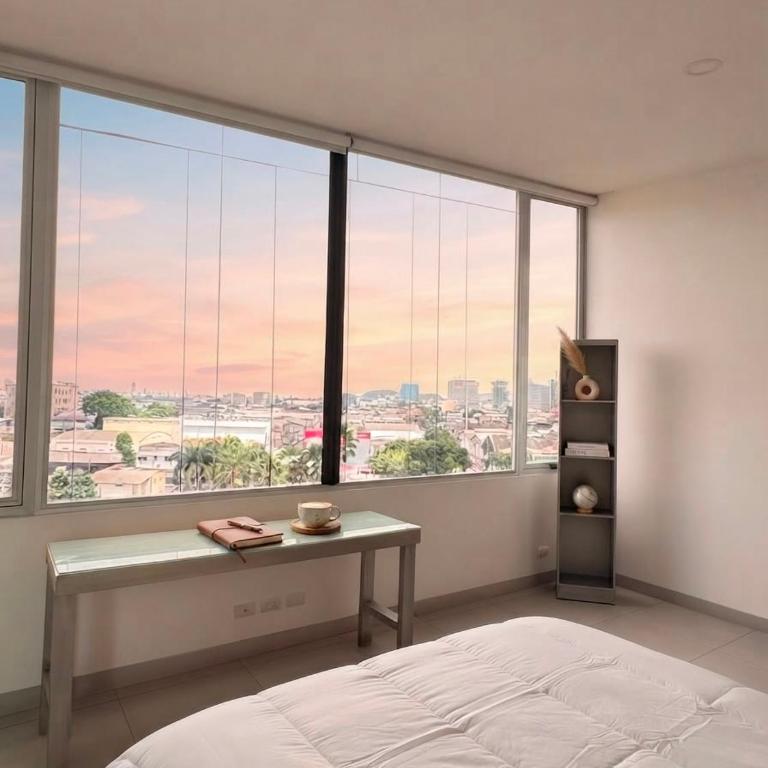 Departamento de 3 habitaciones frente a Mall del Sol - 5 min del aeropuerto - Two-Bedroom Apartment - 6