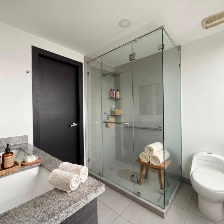 Departamento de 3 habitaciones frente a Mall del Sol - 5 min del aeropuerto - Two-Bedroom Apartment - 22