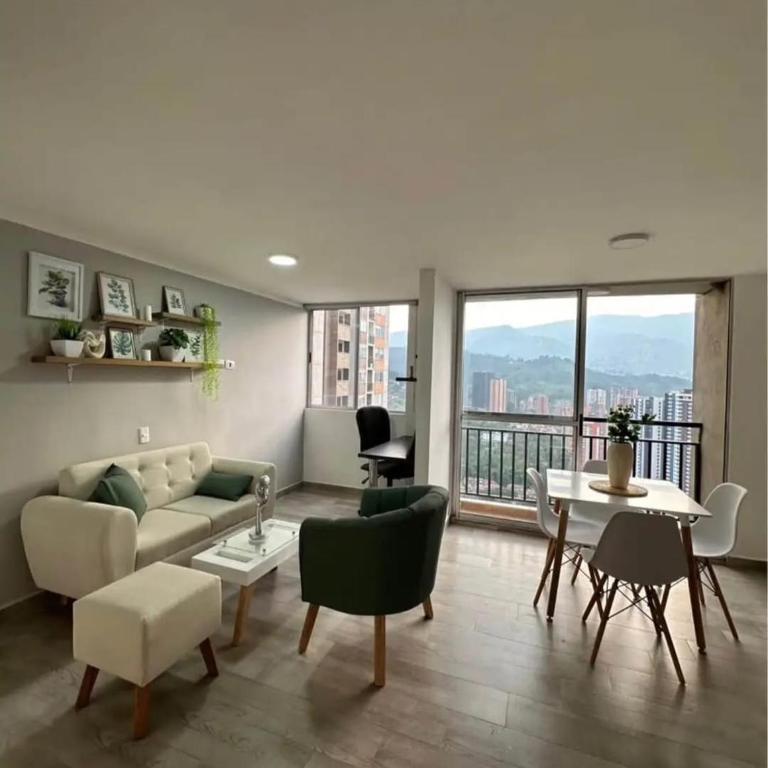 Provenza 2 Dormitorios - Three-Bedroom Apartment - 4