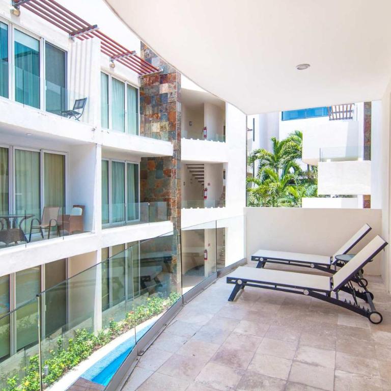 Exceptional Location Near Beach, Pool-View Balcony - Apartamento - 2