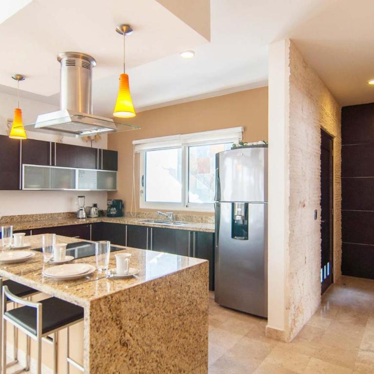Exceptional Location Near Beach, Pool-View Balcony - Apartamento - 4