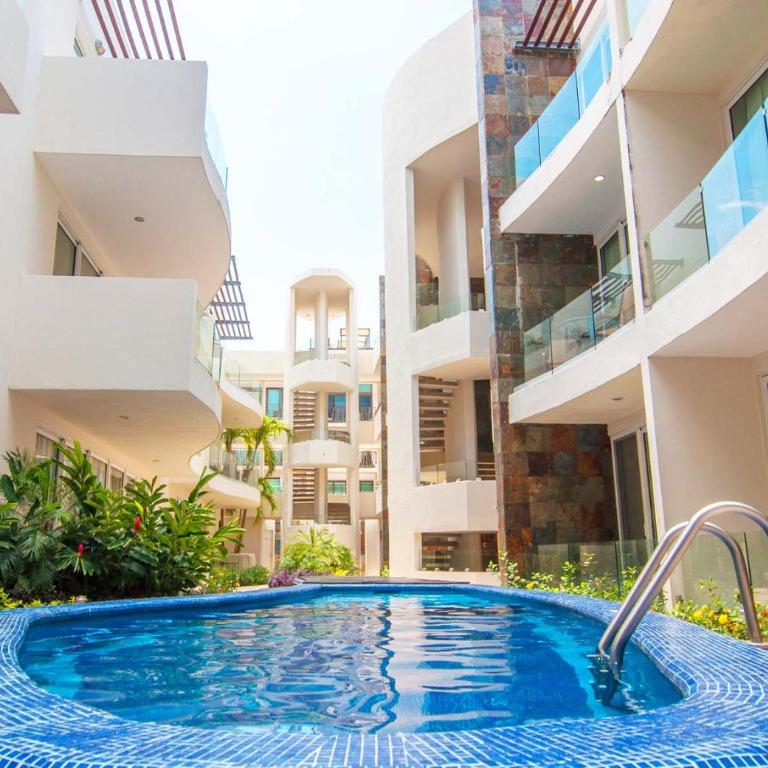 Exceptional Location Near Beach, Pool-View Balcony - Apartamento - 5