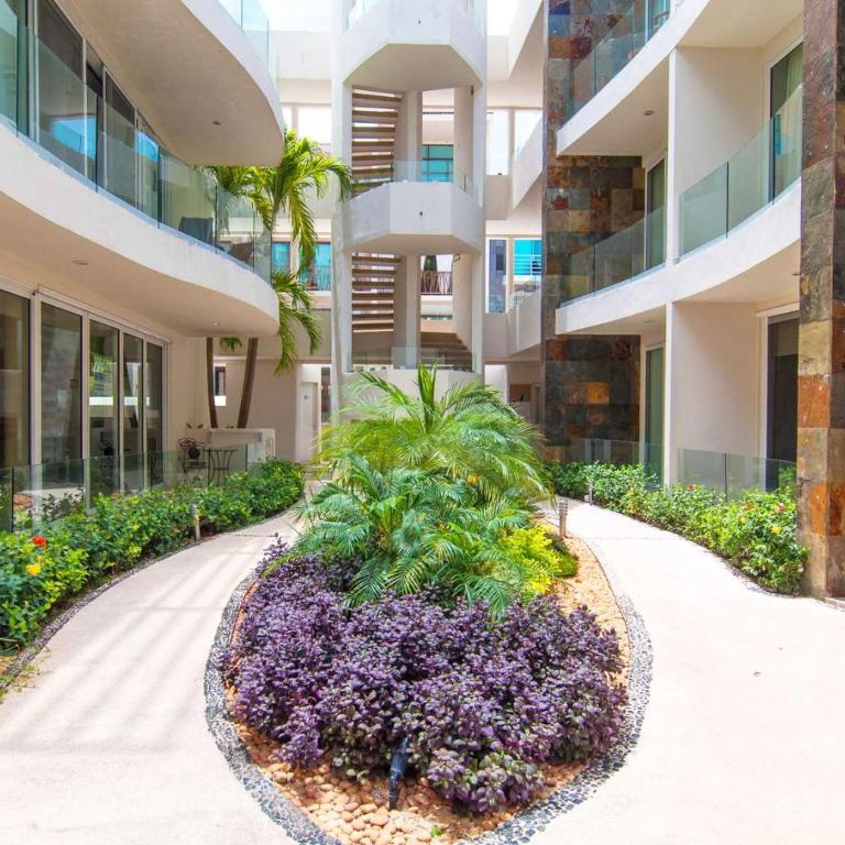 Exceptional Location Near Beach, Pool-View Balcony - Apartamento - 11