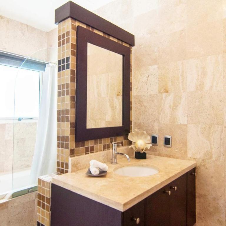 Exceptional Location Near Beach, Pool-View Balcony - Apartamento - 18