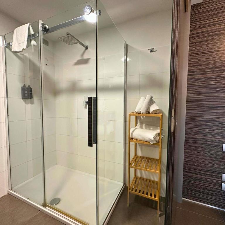 ibis Styles Catania Acireale - Suite Deluxe con 2 Letti Matrimoniali - 4