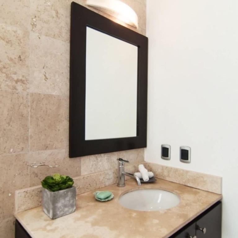 Exceptional Location Near Beach, Pool-View Balcony - Apartamento - 20