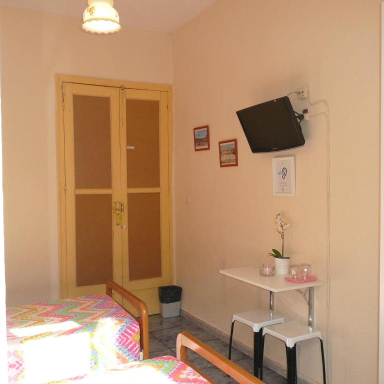 Hostal Loyola - Chambre Lits Jumeaux avec Salle de Bains Commune - 10