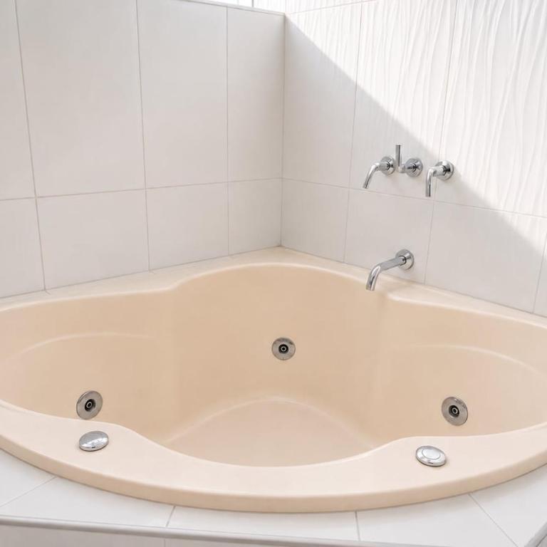 Centrally-located mini apartment one block from the church - One-Bedroom Apartment - 2
