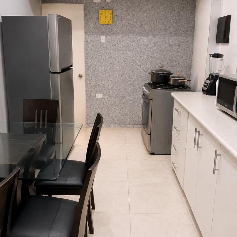 Centrally-located mini apartment one block from the church - One-Bedroom Apartment - 6