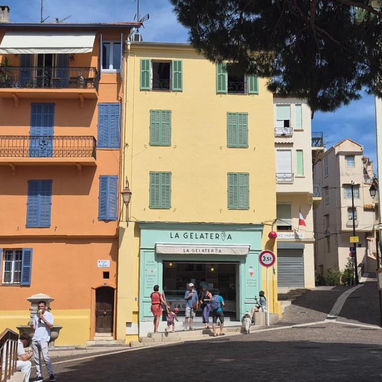 Place du Suquet - In the hart of old Cannes - 2 Min Walking distance from Palais de Festivals and Beaches - Appartement 2 Chambres - 1