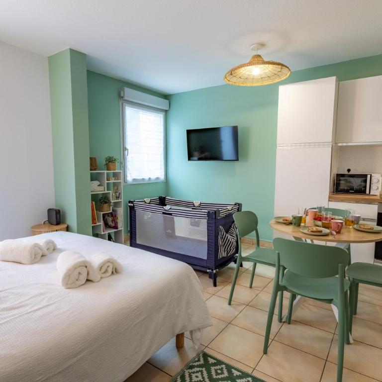 Proche Gare, Parking privé, Wifi, Rénové, Ventilateur, Centre ville - Appartement 1 Chambre - 32