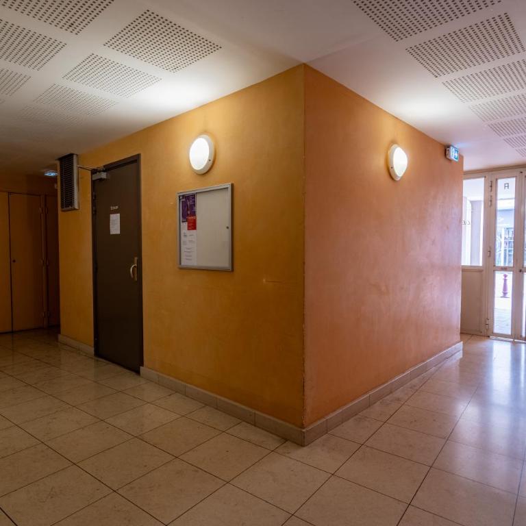 Proche Gare, Parking privé, Wifi, Rénové, Ventilateur, Centre ville - Appartement 1 Chambre - 38