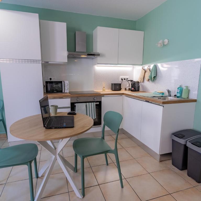 Proche Gare, Parking privé, Wifi, Rénové, Ventilateur, Centre ville - Appartement 1 Chambre - 34