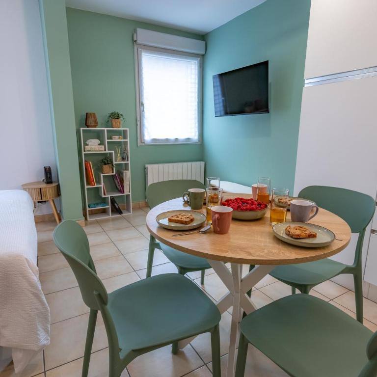 Proche Gare, Parking privé, Wifi, Rénové, Ventilateur, Centre ville - Appartement 1 Chambre - 16