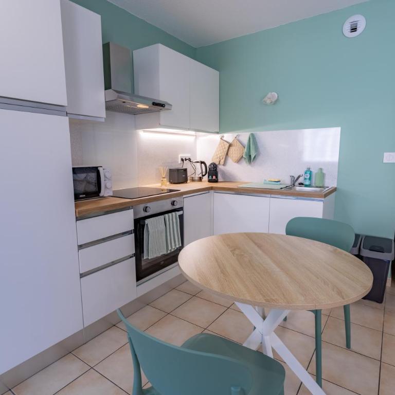 Proche Gare, Parking privé, Wifi, Rénové, Ventilateur, Centre ville - Appartement 1 Chambre - 23