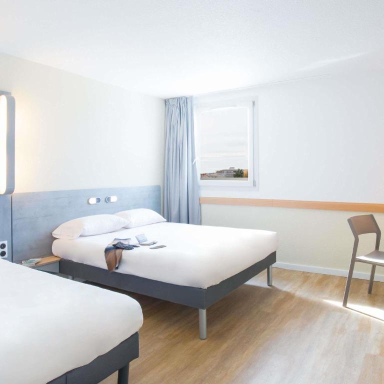Ibis Budget Fréjus St Raphaël centre plages gare TGV - Chambre Triple Standard - 4