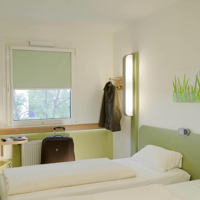 Ibis Budget Marseille Est Porte d'Aubagne - Chambre Familiale - 1
