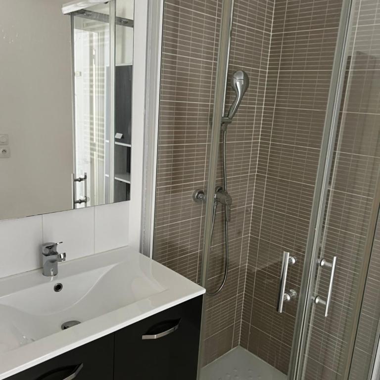 Charmant studio gare Nice Riquier - Appartement - Vue sur Ville - 4