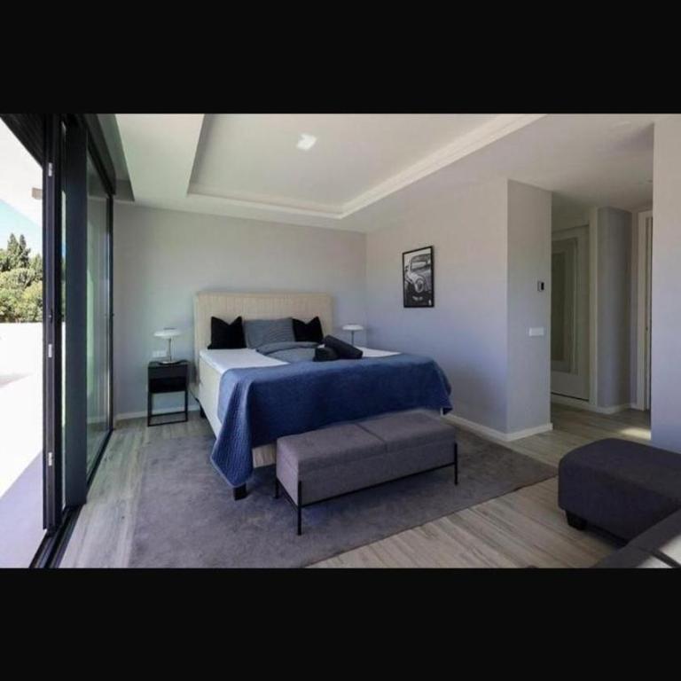 Villa Moderna en Puerto marina - Villa with Private Pool - 2