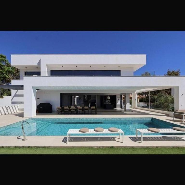 Villa Moderna en Puerto marina - Villa with Private Pool - 5