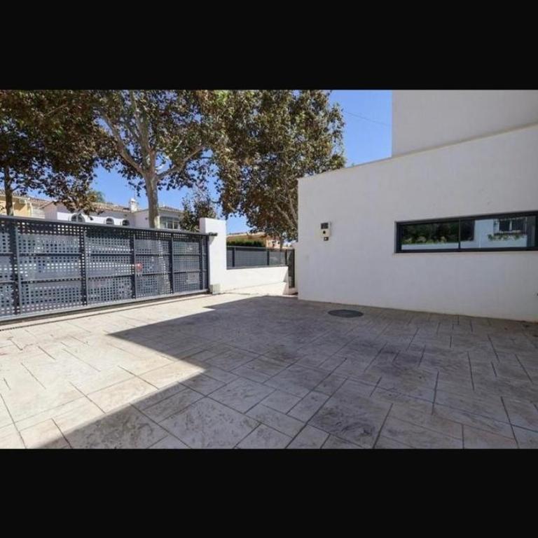 Villa Moderna en Puerto marina - Villa with Private Pool - 6