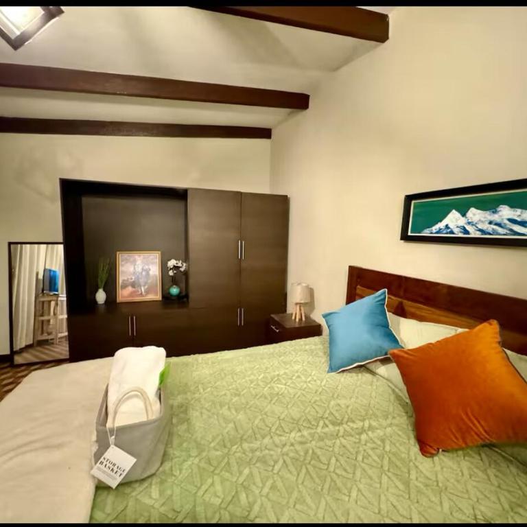Casita Vintage with a Grill, Patio and Parking - Apartamento - 5