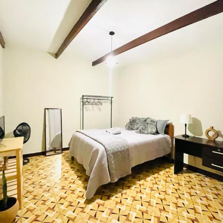 Casita Vintage with a Grill, Patio and Parking - Apartamento - 9