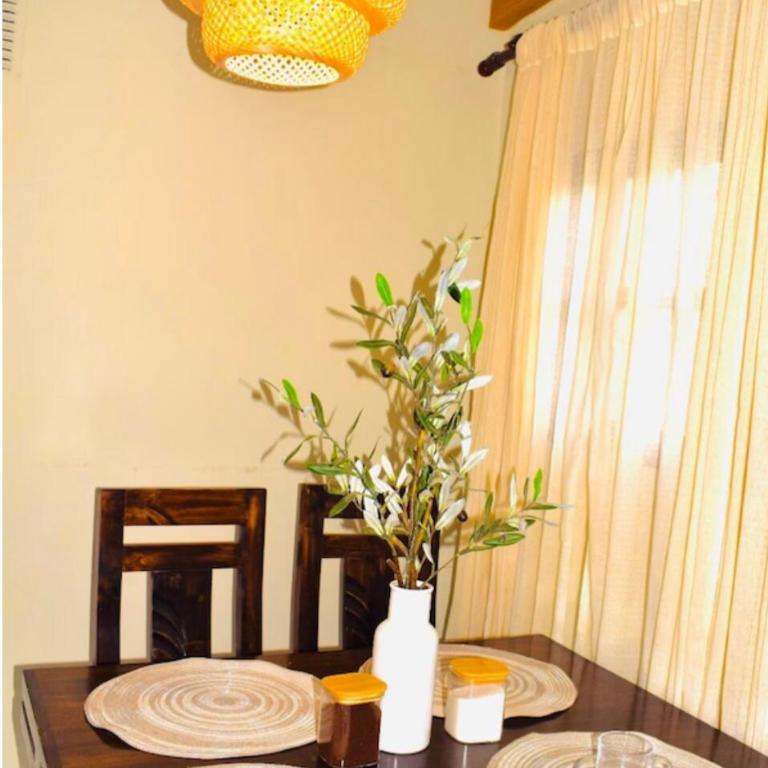 Casita Vintage with a Grill, Patio and Parking - Apartamento - 12
