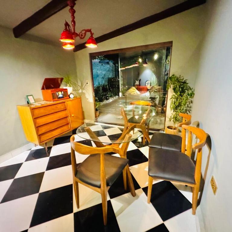 Casita Vintage with a Grill, Patio and Parking - Apartamento - 20