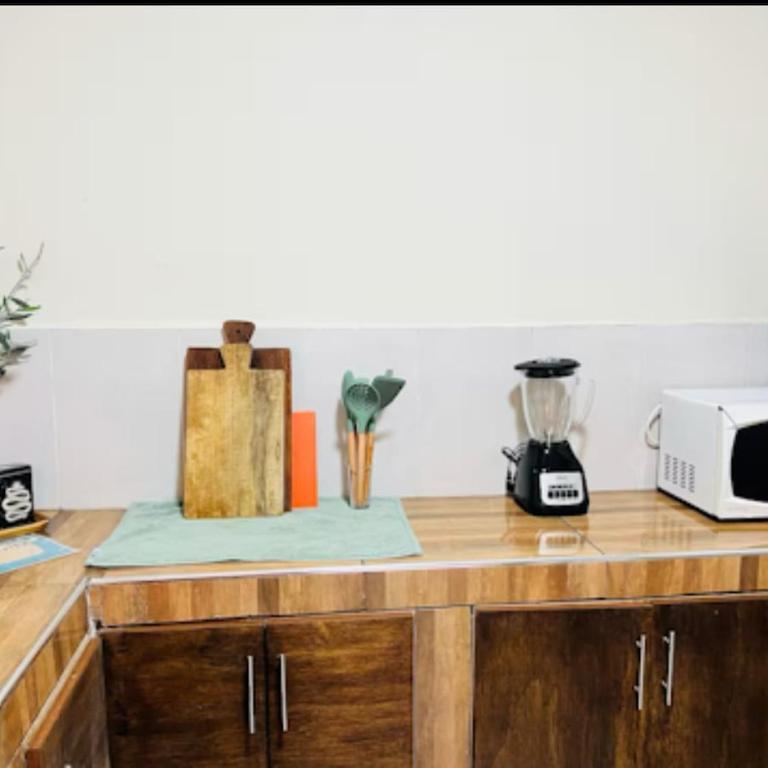 Casita Vintage with a Grill, Patio and Parking - Apartamento - 32
