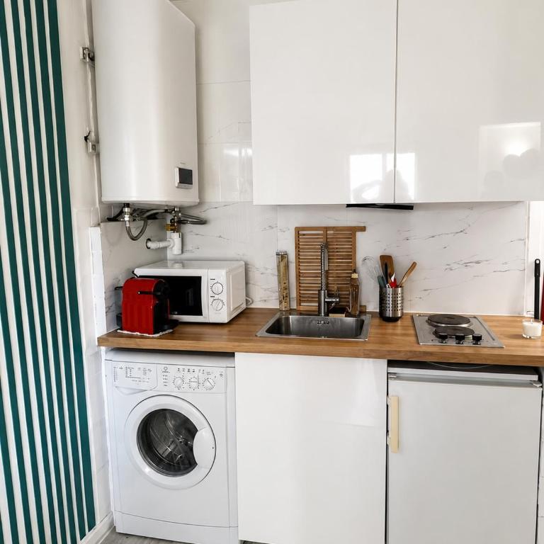 Bright studio with balcony at the foot of the sea - Studio - 2